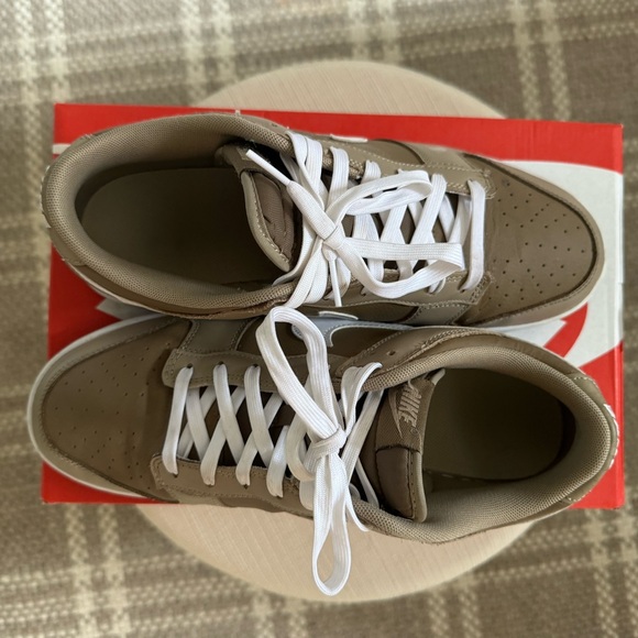 Men's Dunks - Picture 3 of 5